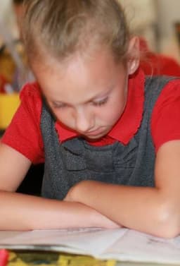 Southroyd Primary and Nursery School logo